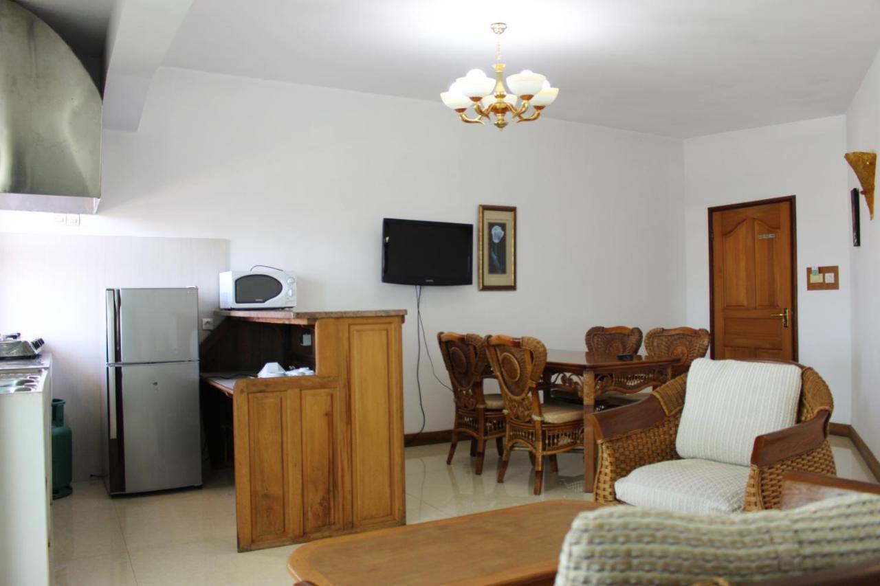 Sunny Garden Hotel อันตานานารีโว ภายนอก รูปภาพ
